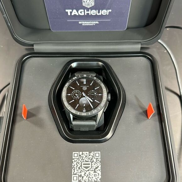 Tag Heuer Connected Watch #SBR8A - Picture 1 of 11
